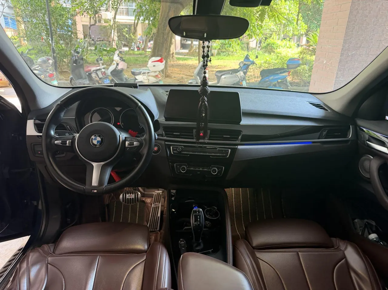 BMW 2022 X1 sDrive20Li 1.5T exclusive automatic gear 6