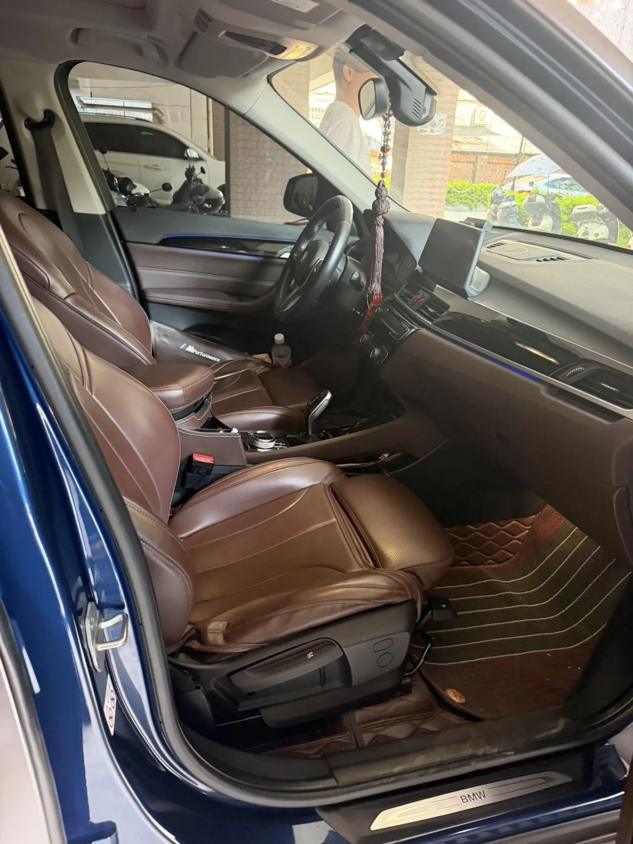 BMW 2022 X1 sDrive20Li 1.5T exclusive automatic gear 8