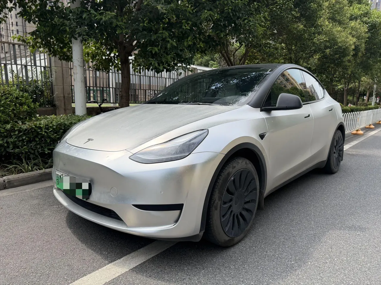 Open image lightbox: Tesla 2022 Model Y rear-wheel drive version automatic transmission