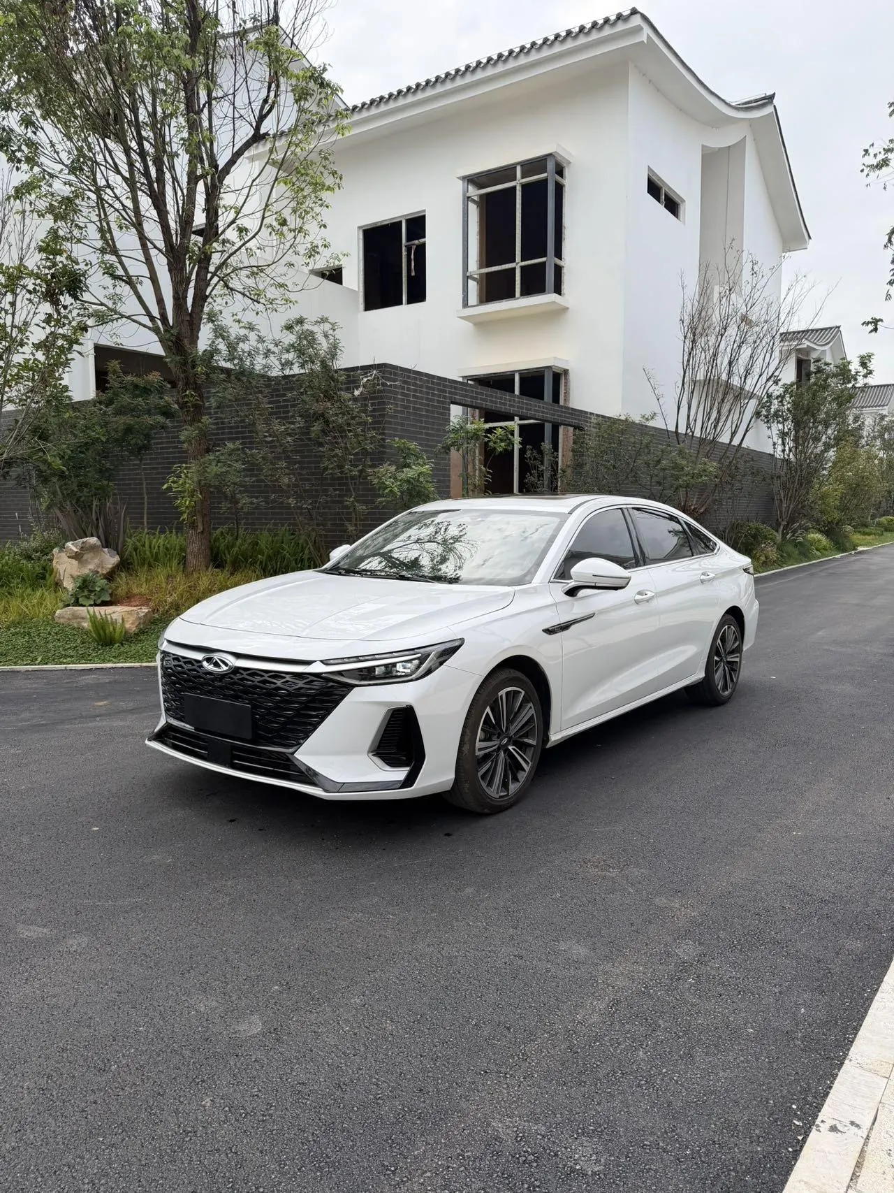 Open image lightbox: Chery 2025 Erez 8 1.6T Automatic Gear
