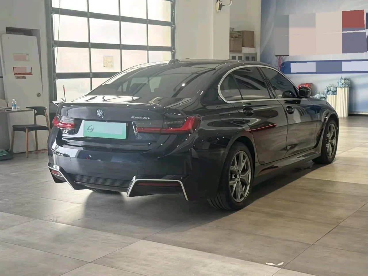 BMW 2022 i3 eDrive 35L automatic gear 9
