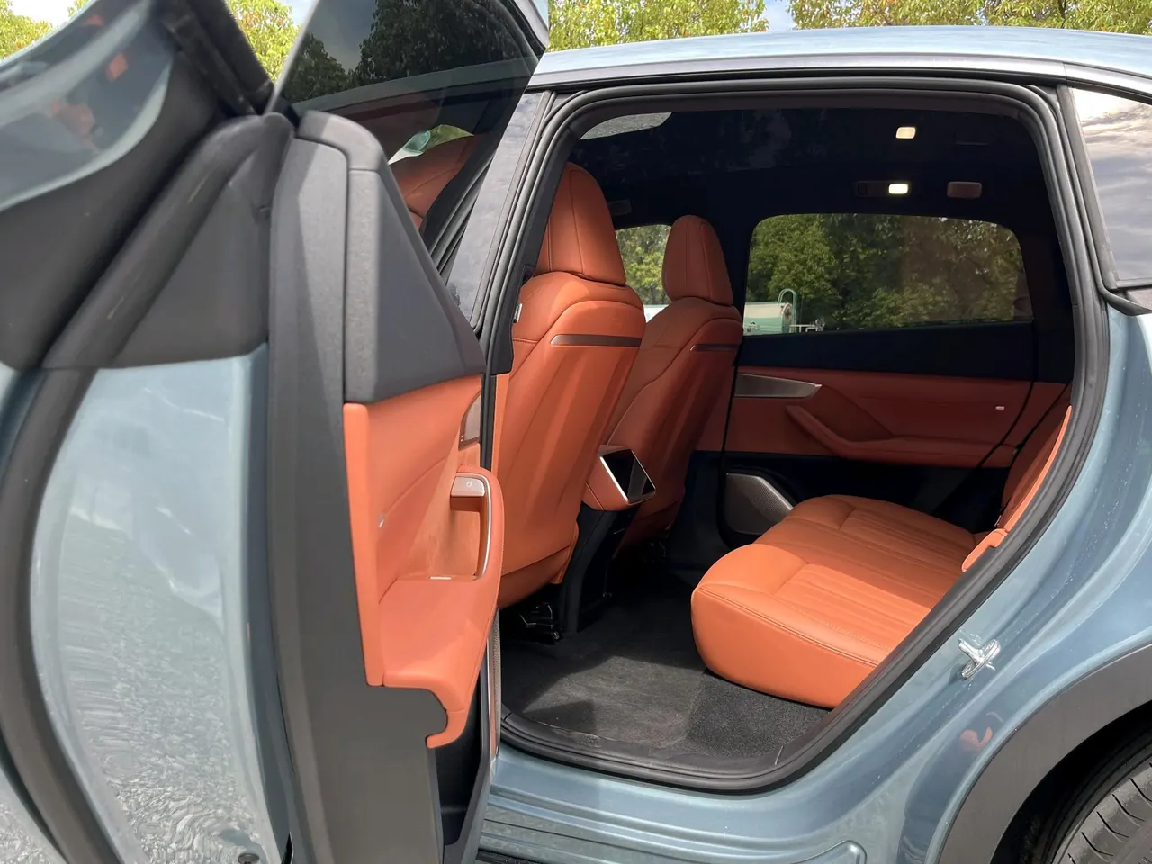 ONVO 2024 L60 60kwh four-wheel drive version of automatic gear 5
