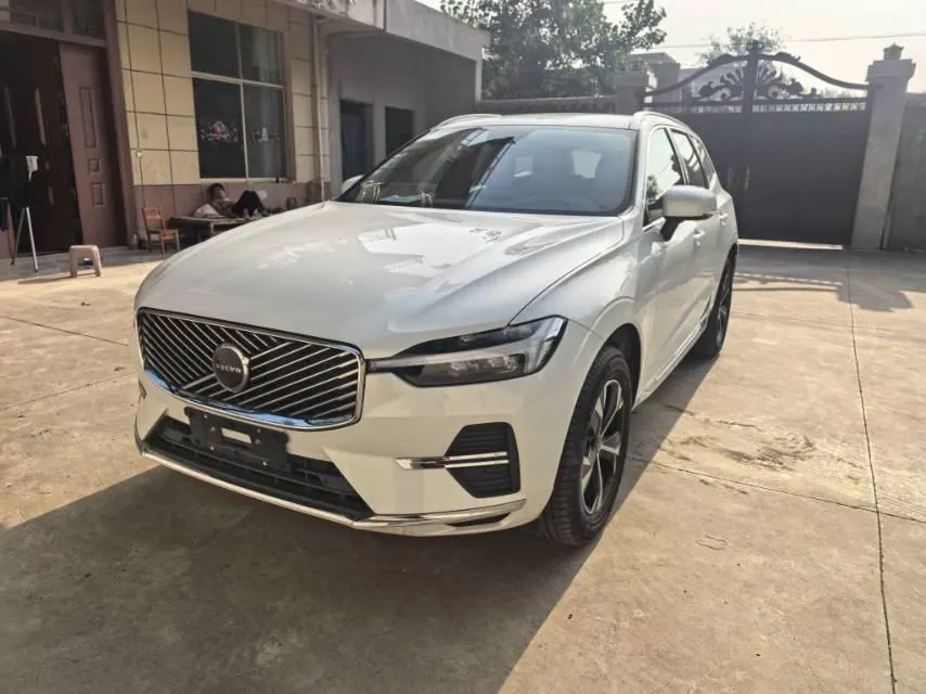 Open image lightbox: Volvo 2026 XC60 48V 2.0T B5 All-Wheel Drive Intelligent Luxury Edition Automatic Transmission