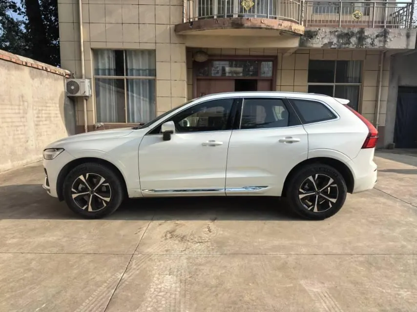 Volvo 2026 XC60 48V 2.0T B5 All-Wheel Drive Intelligent Luxury Edition Automatic Transmission 3
