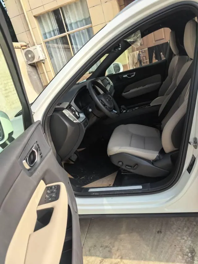 Volvo 2026 XC60 48V 2.0T B5 All-Wheel Drive Intelligent Luxury Edition Automatic Transmission 7
