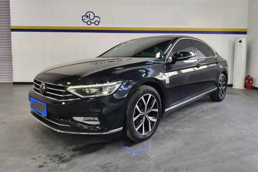 Volkswagen 2020 Magotan 2.0TSI 330TSI Leading Automatic - View 1