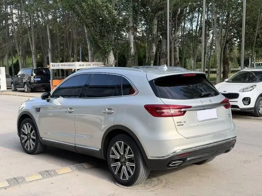 HongQi 2022 HS5 2.0T 4-wheel drive smart flag-sharing version automatic gear 2