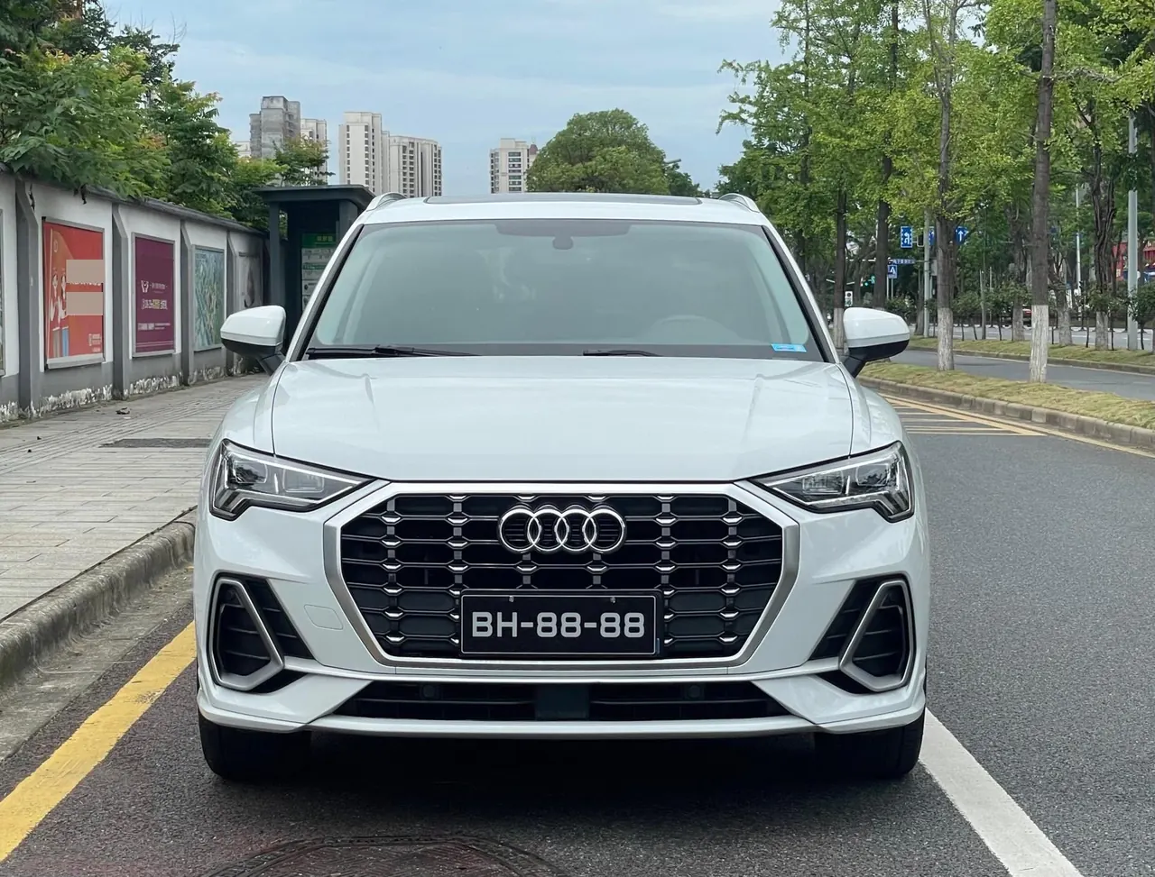 Audi 2022 Q3 1.4TFSI 35TFSI Fashion Dynamic Automatic 2