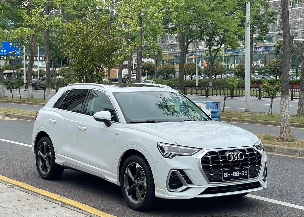 Audi 2022 Q3 1.4TFSI 35TFSI Fashion Dynamic Automatic 3
