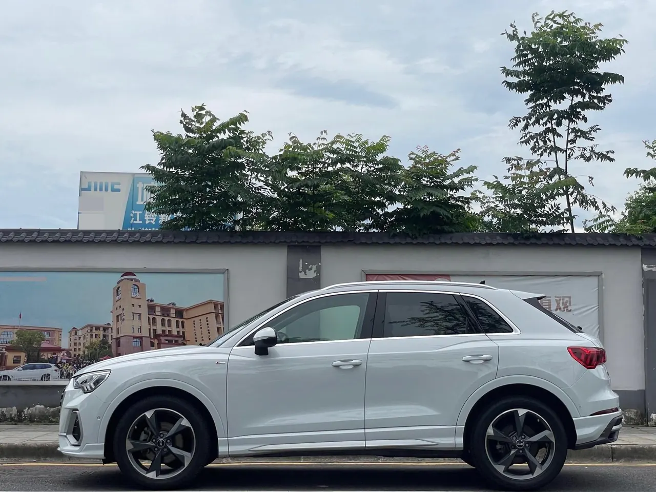 Audi 2022 Q3 1.4TFSI 35TFSI Fashion Dynamic Automatic 4