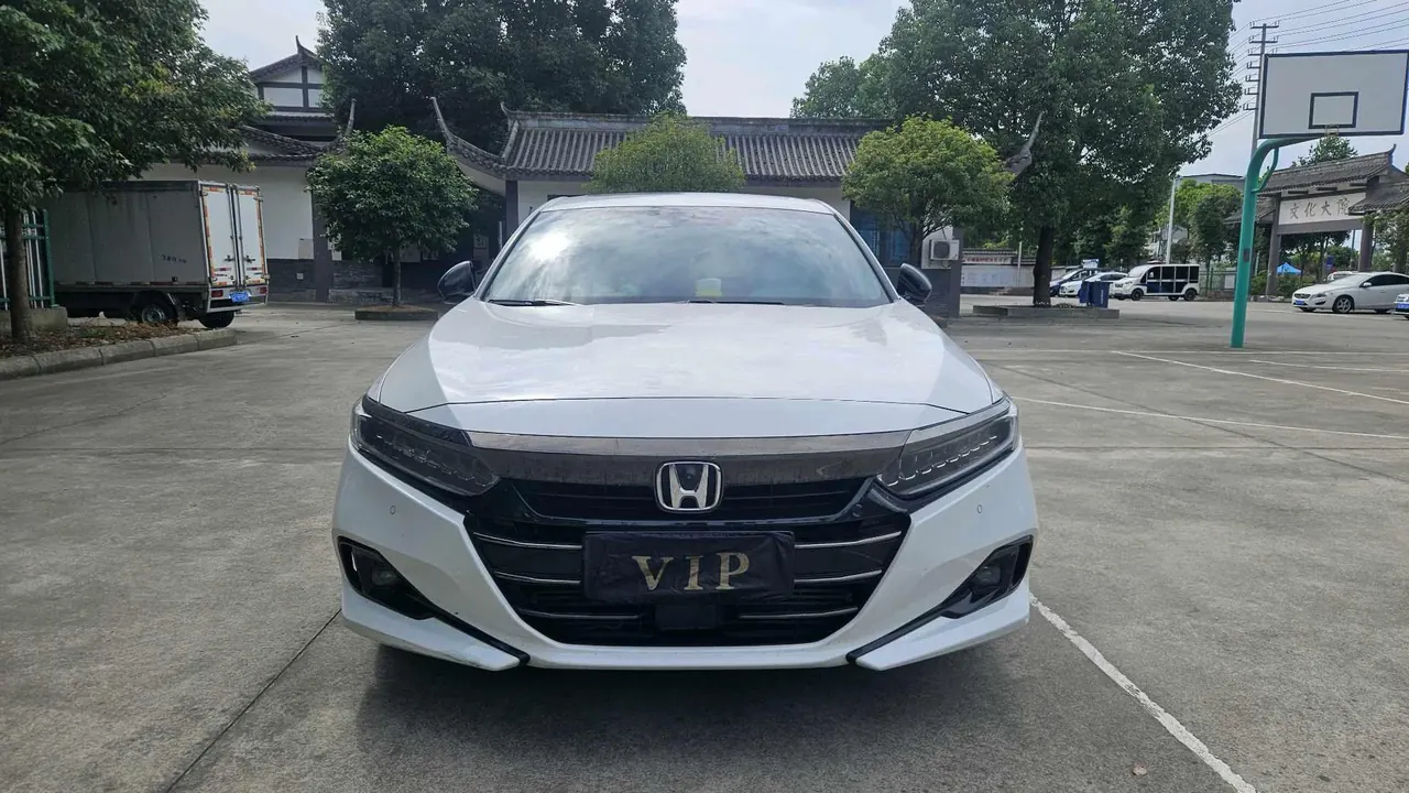 Honda 2022 10th Generation Accord 1.5T Stepless 260TURBO Magic Night Premium Edition Automatic Gear 2