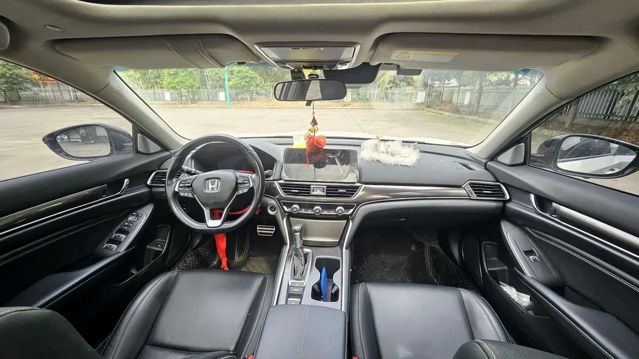 Honda 2022 10th Generation Accord 1.5T Stepless 260TURBO Magic Night Premium Edition Automatic Gear 7