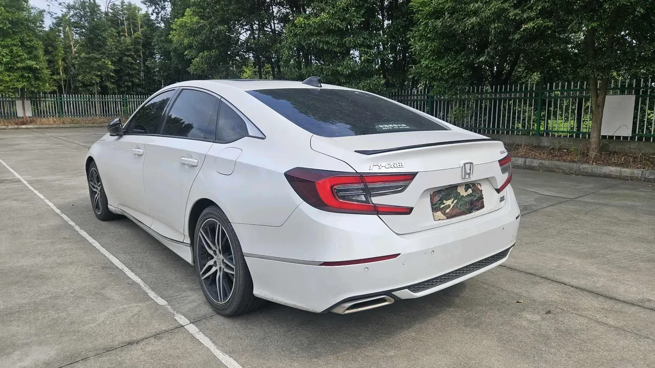 Honda 2022 10th Generation Accord 1.5T Stepless 260TURBO Magic Night Premium Edition Automatic Gear 8