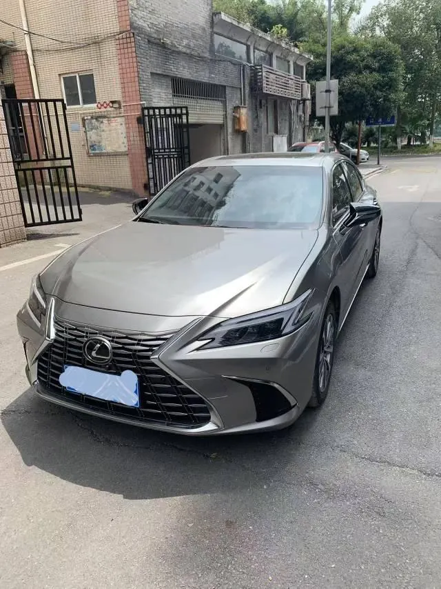 Open image lightbox: Lexus ES (Imported) 2025 ES200 2.0 Stepless Edition Automatic Gear