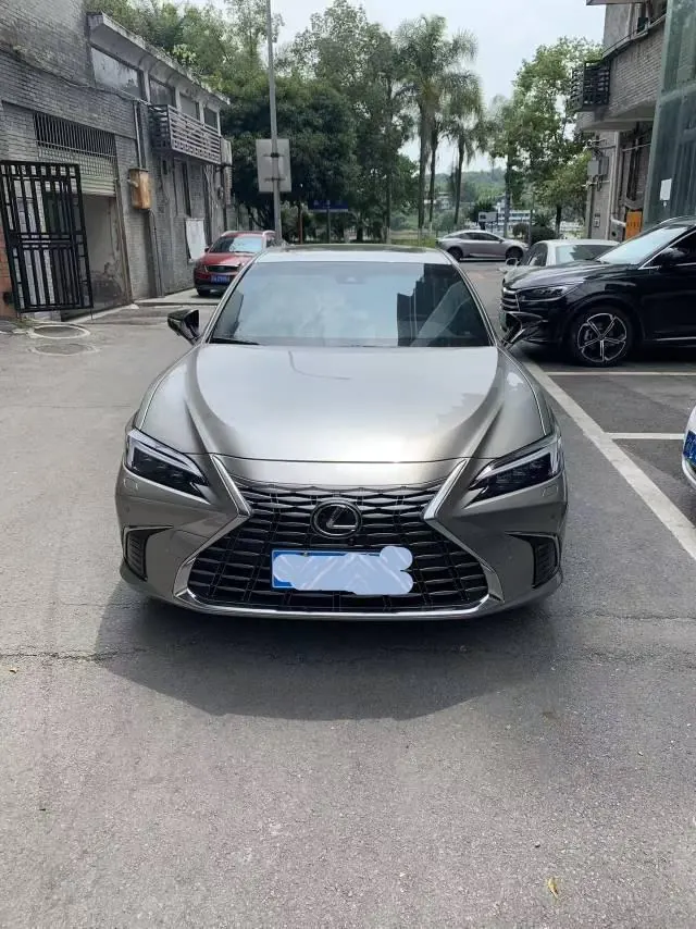 Lexus ES (Imported) 2025 ES200 2.0 Stepless Edition Automatic Gear 3