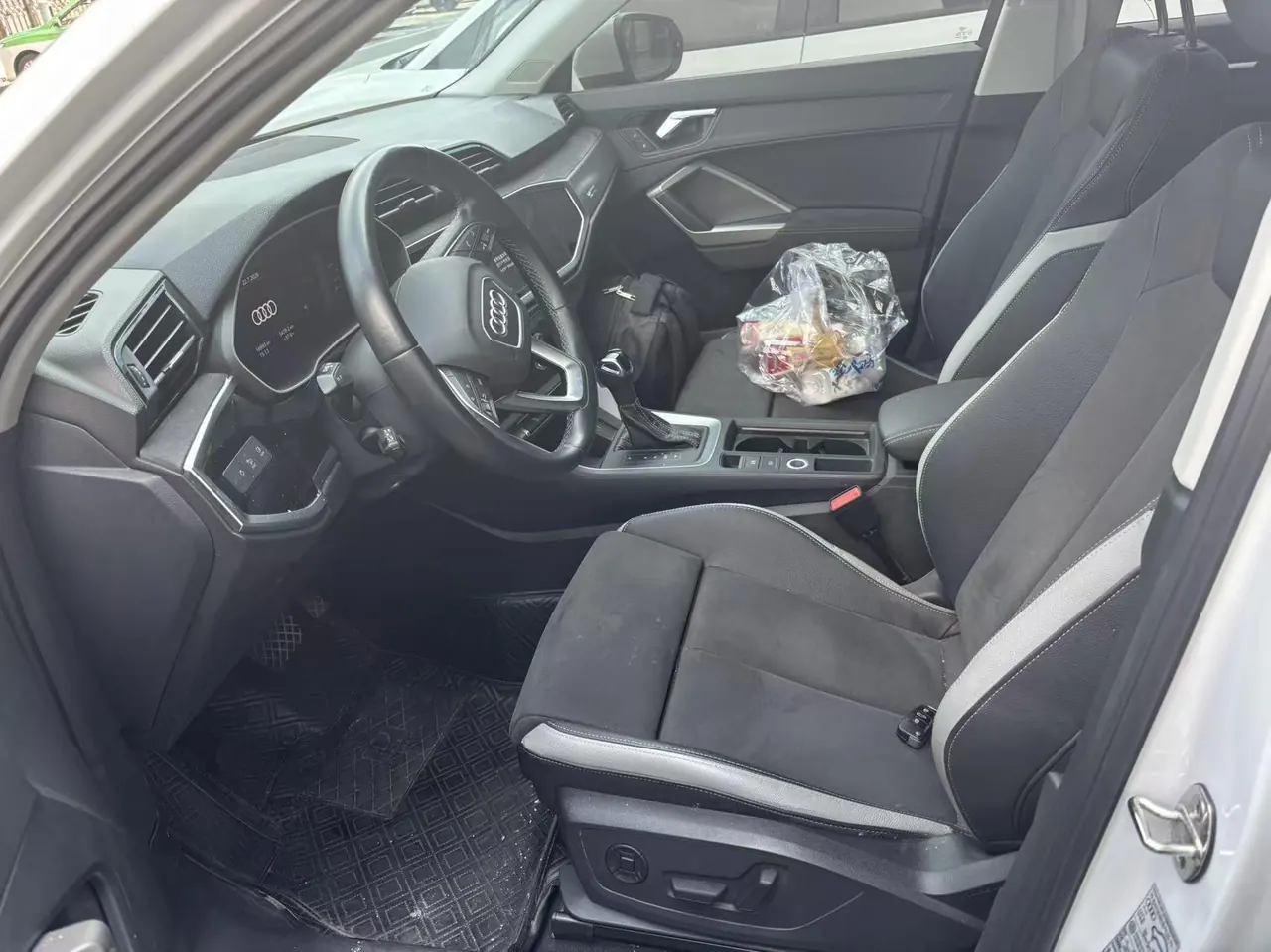 Audi 2022 Q3 1.4TFSI 35TFSI Aggressive Dynamic Automatic 2