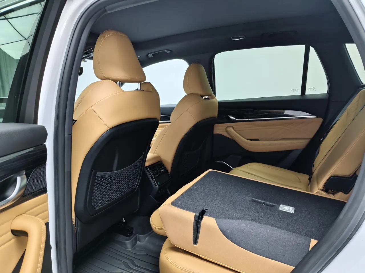 Geely 2024 XingyueL (Monjaro) Zhiqing 1.5T Tiangong Edition Automatic Gear 6