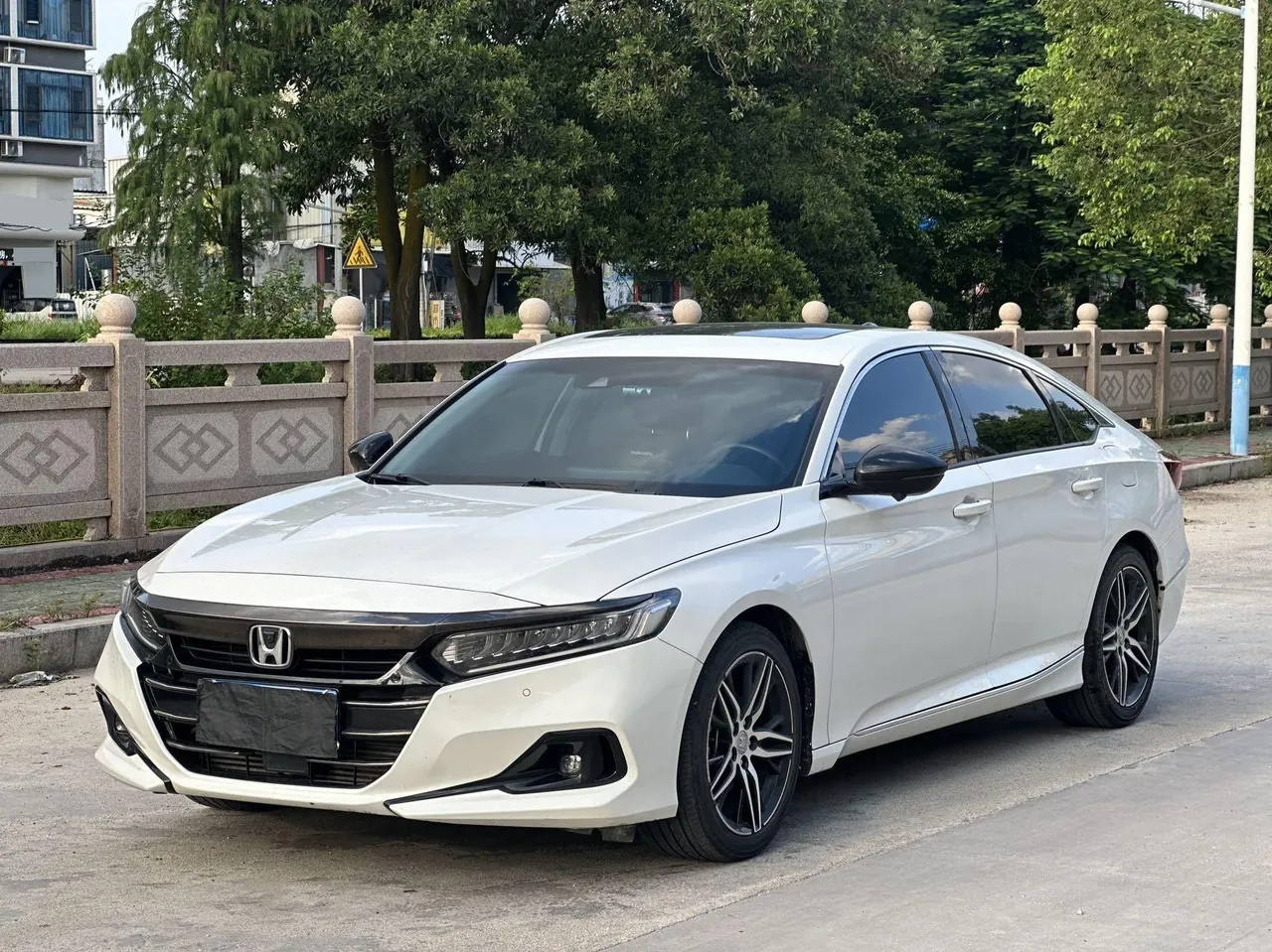 Honda 2022 10th Generation Accord 1.5T Stepless 260TURBO Magic Night Premium Edition Automatic Gear - View 1