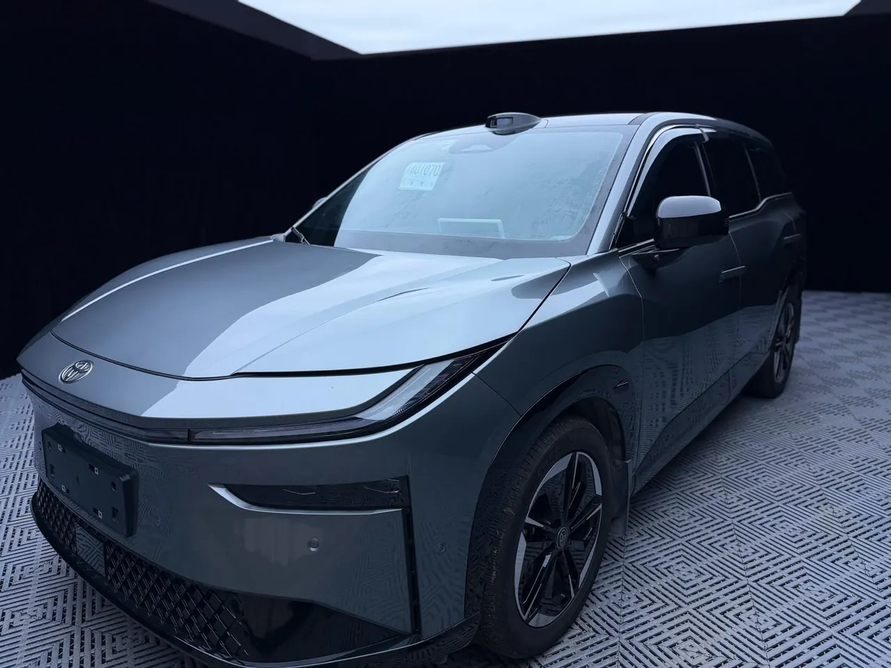 Open image lightbox: Toyota 2025 Platinum Intelligence 3X 520 Pro Advanced Intelligence Driving Edition Automatic Gear