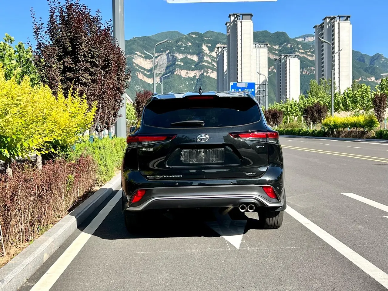Toyota 2024 Crown Land Release HEV 2.5 Stepless Four-wheel Drive Premium Edition Automatic Gear 8