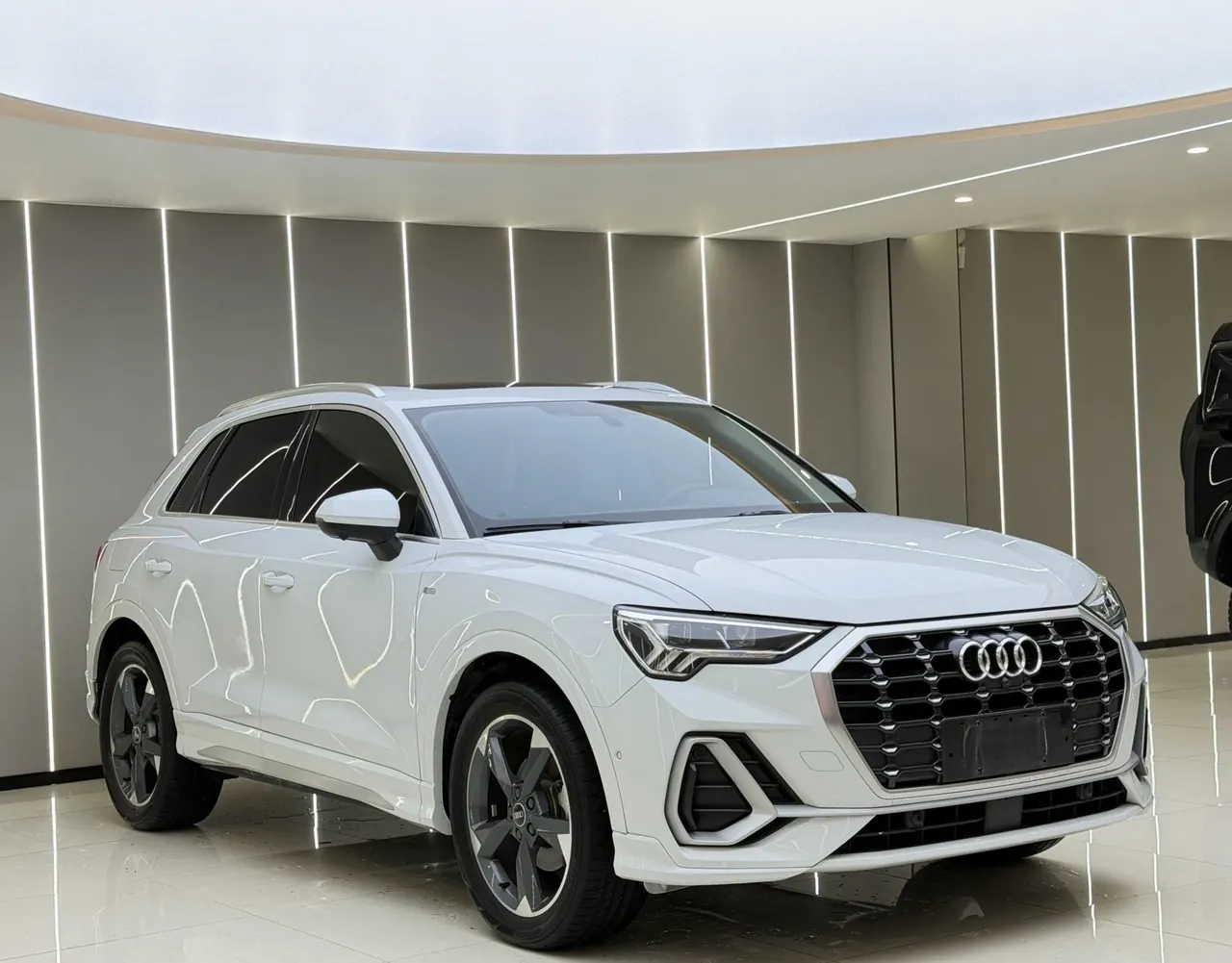 Audi 2022 Q3 1.4TFSI 35TFSI Fashion Dynamic Automatic 3