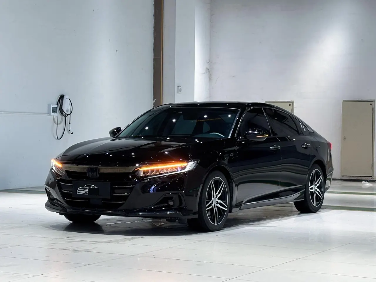 Honda 2022 10th Generation Accord Hybrid 2.0 Stepless Magic Night Reed Edition Automatic Gear - View 1