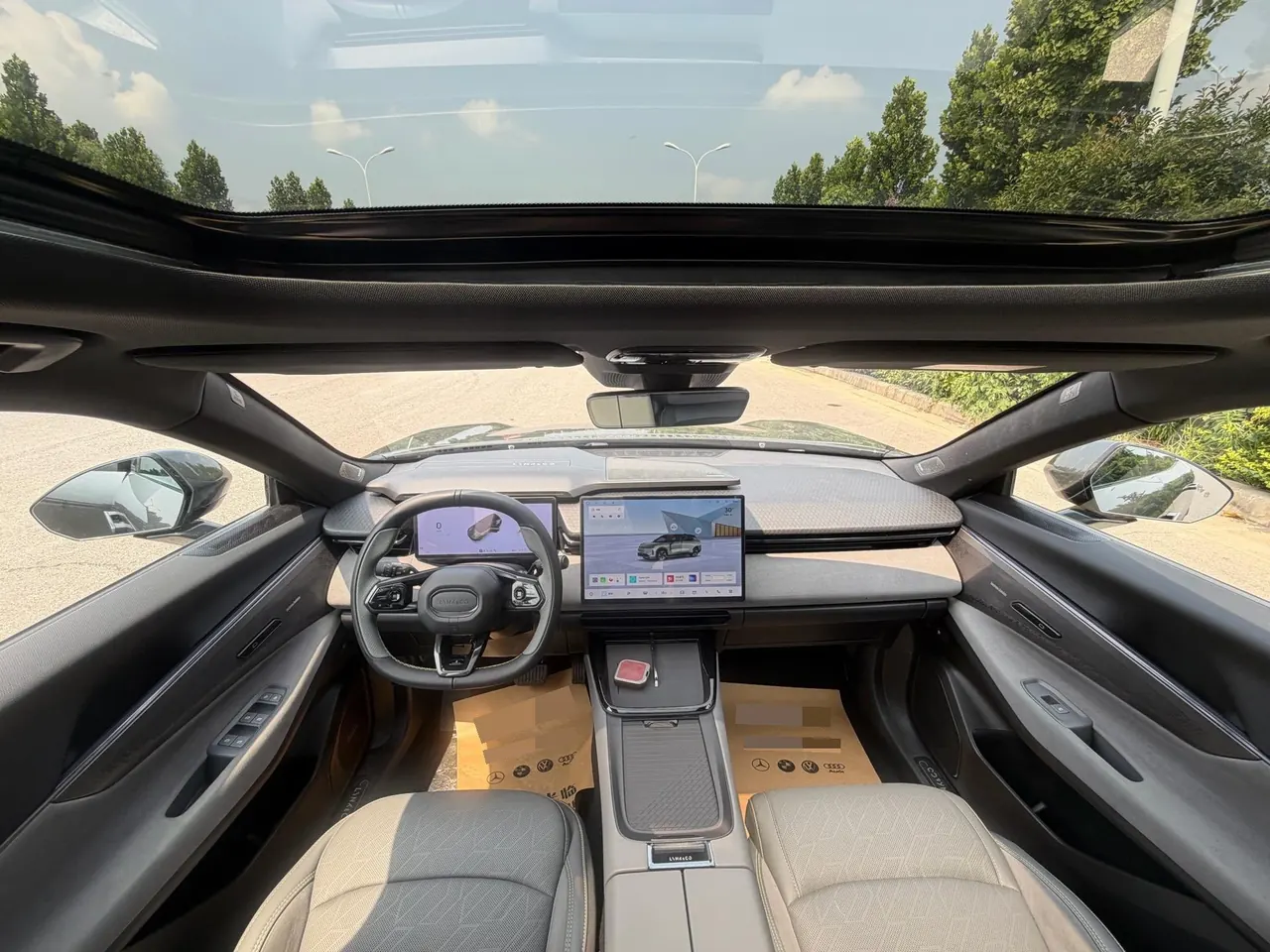 LYNK&amp;CO 2025 LYNK&amp;CO 08 EM-P 1.5T 245km long endurance Pro automatic gear 5