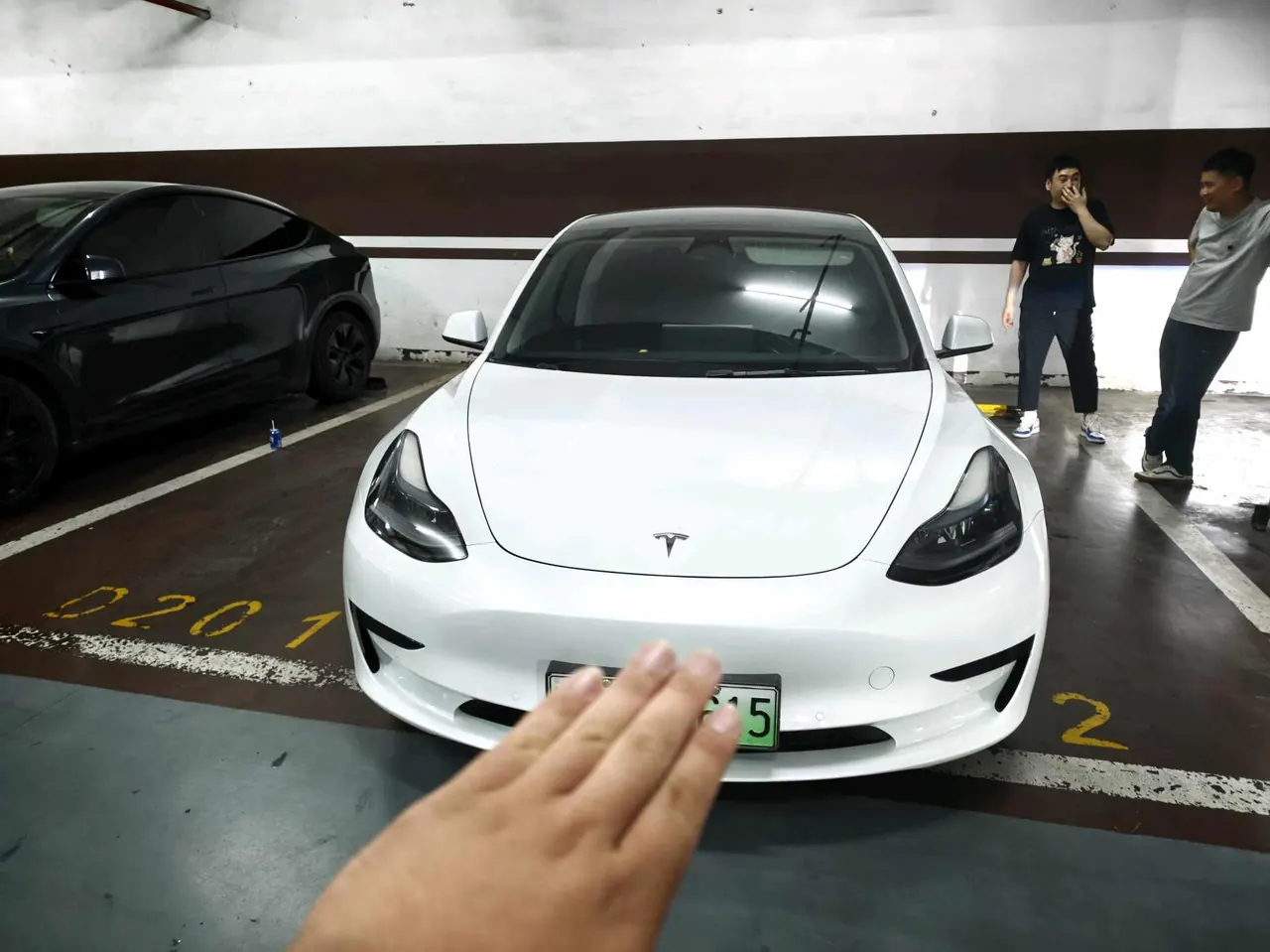 Tesla 2022 Model 3 rear-wheel drive version of automatic transmission 3