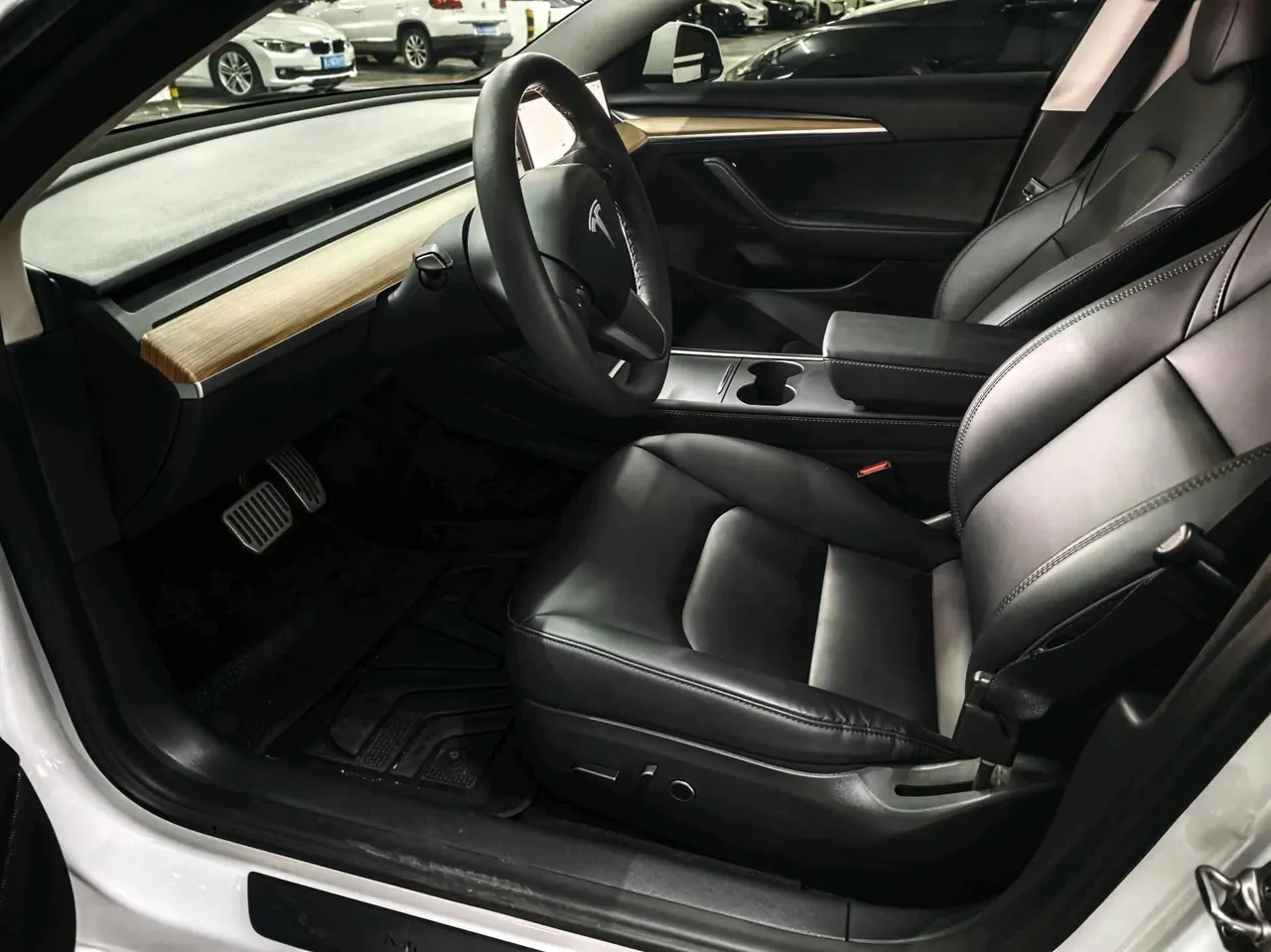 Tesla 2022 Model 3 rear-wheel drive version of automatic transmission 4