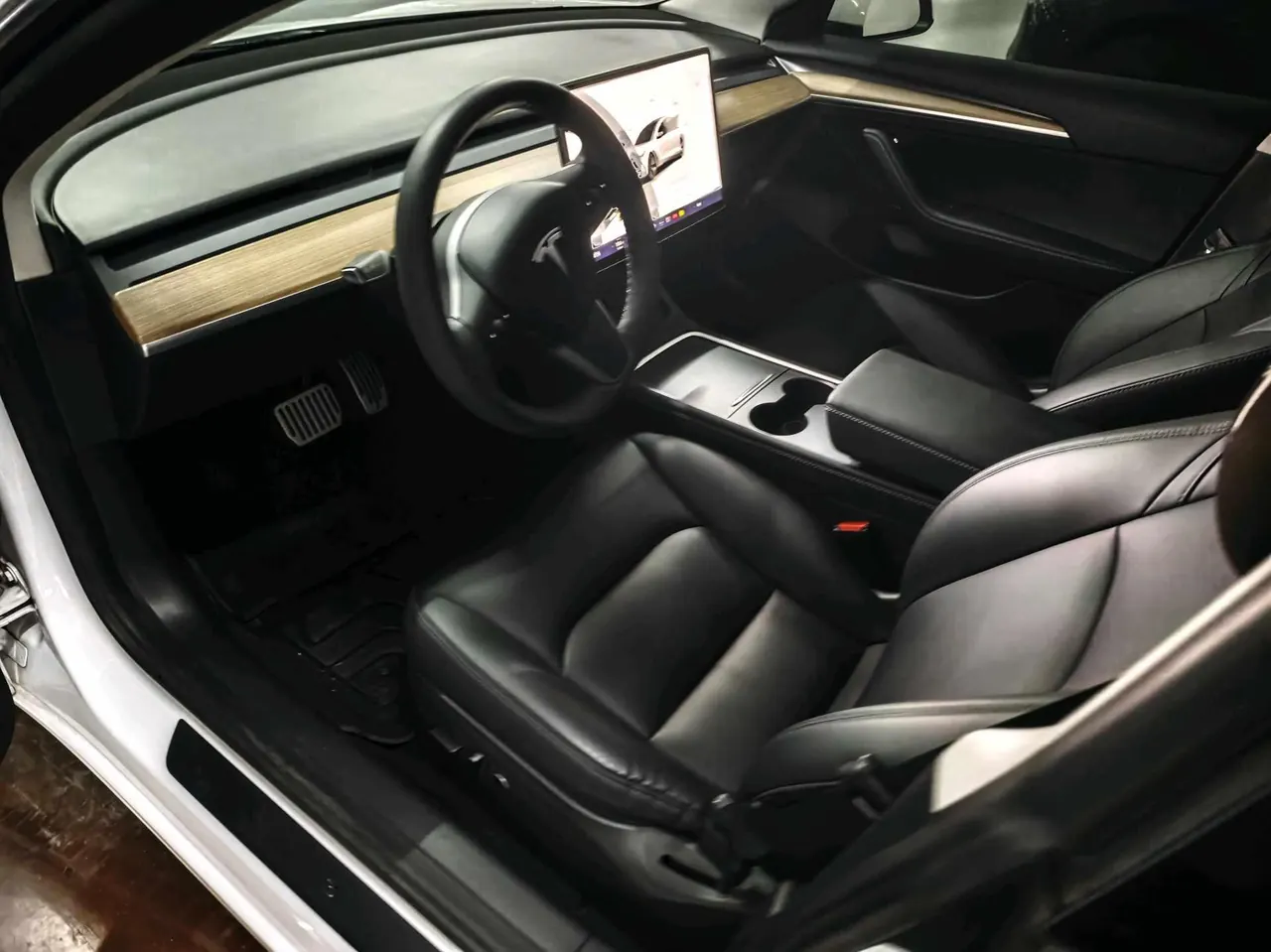 Tesla 2022 Model 3 rear-wheel drive version of automatic transmission 5