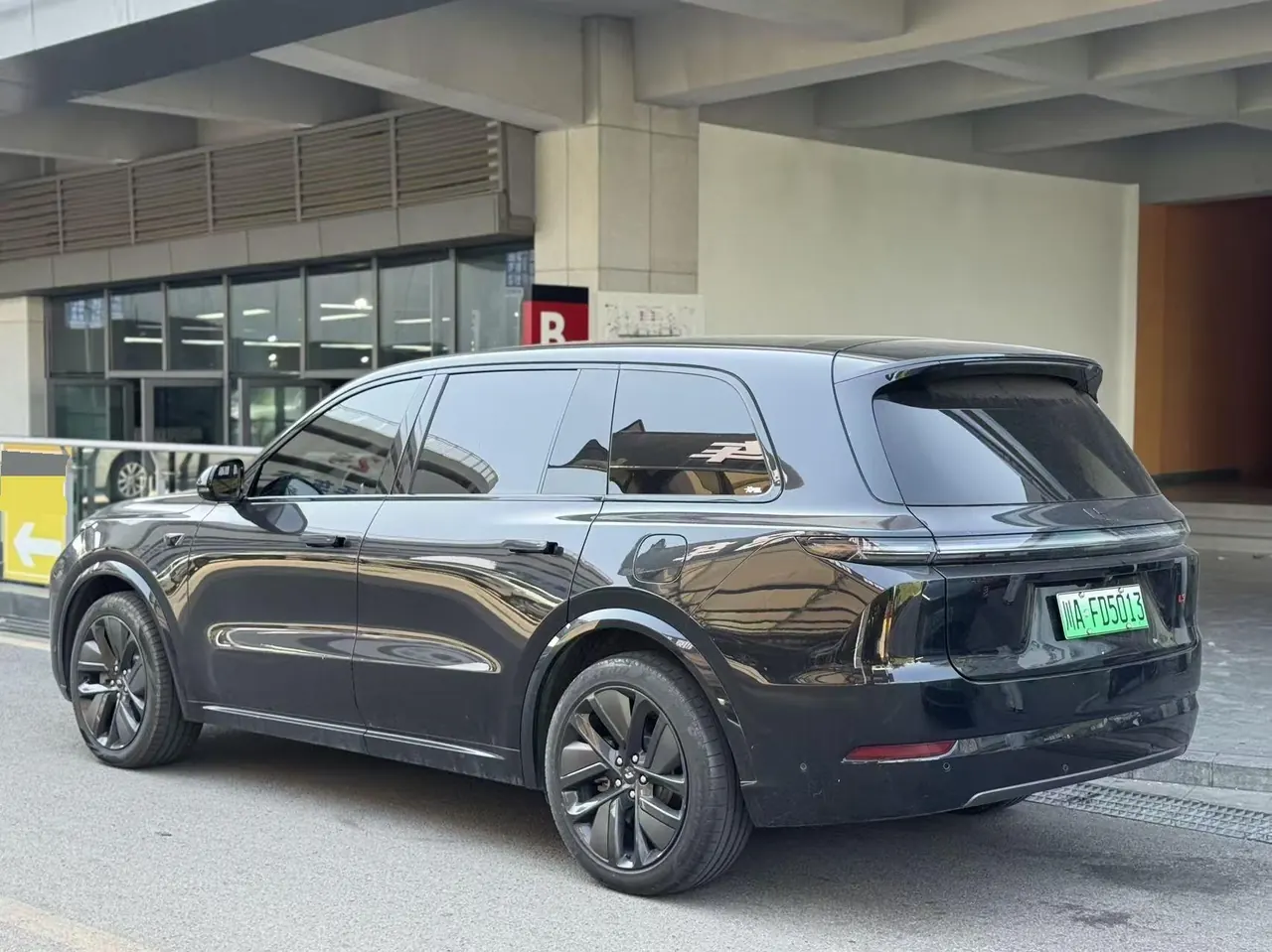 Li 2022 L9 1.5T Max Edition Automatic Gear 3