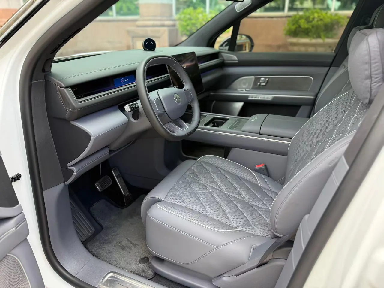 NIO 2026 ES8 6-seat executive deluxe automatic gear 3