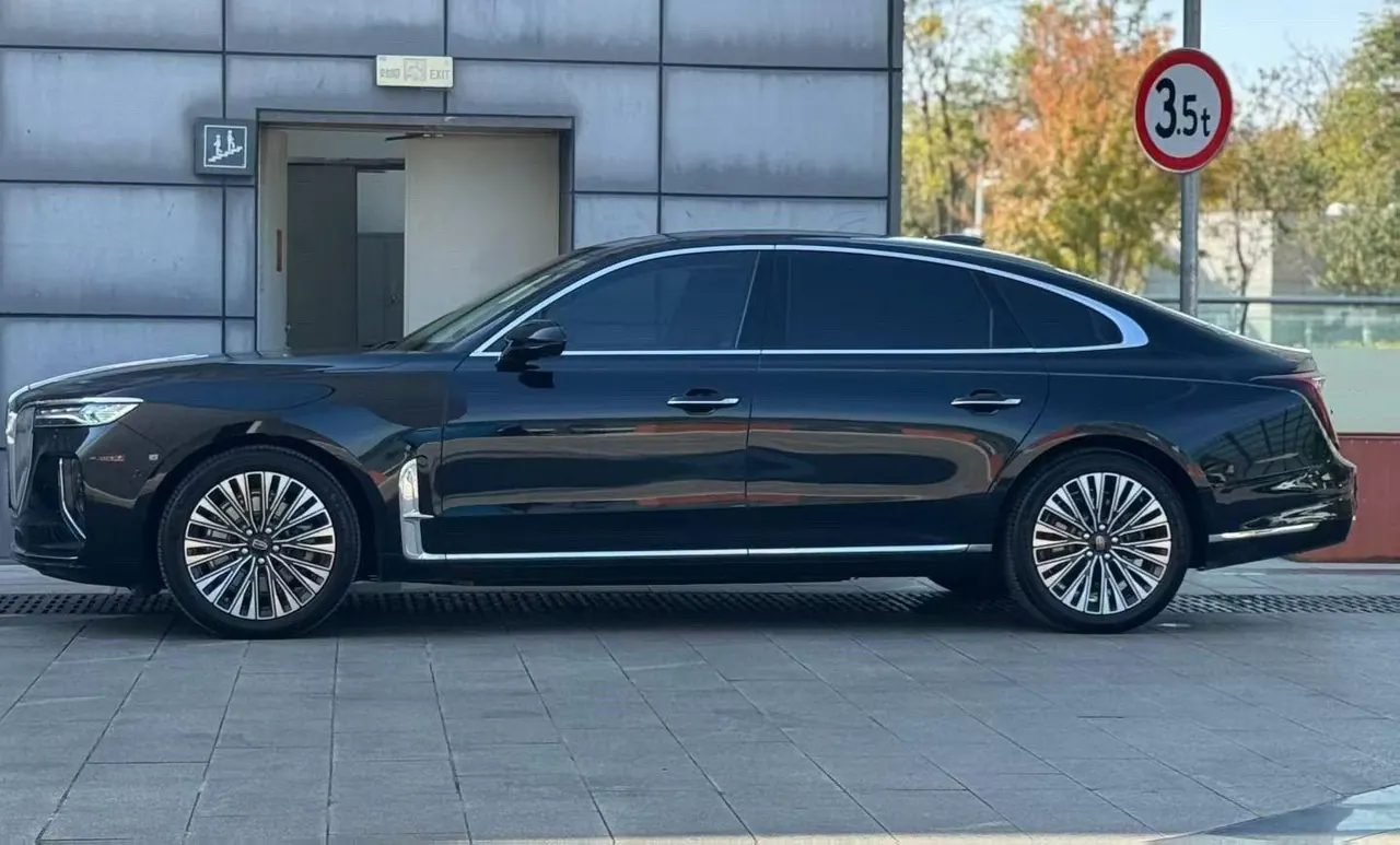 HongQi 2025 H9 48V 2.0T Two-Drive Flag Chang Deluxe Business Edition 5-seat Automatic Gear 3