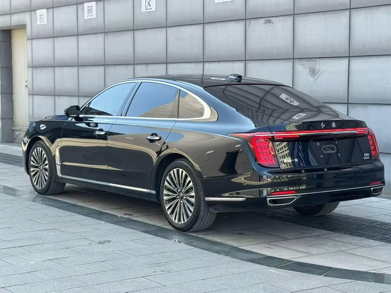 HongQi 2025 H9 48V 2.0T Two-Drive Flag Chang Deluxe Business Edition 5-seat Automatic Gear 4