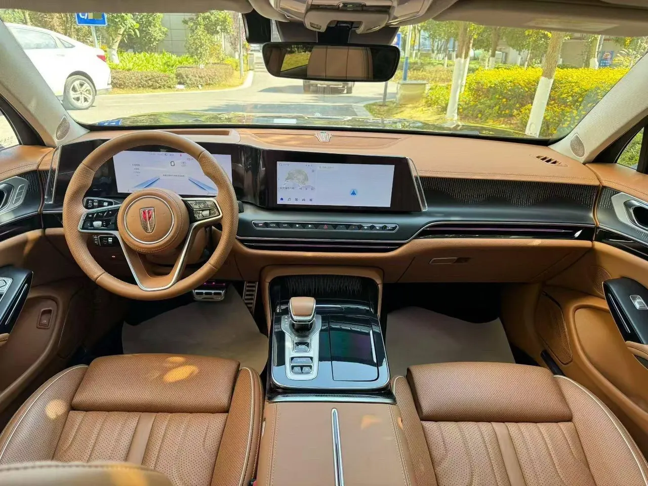 HongQi 2025 H9 48V 2.0T Two-Drive Flag Chang Deluxe Business Edition 5-seat Automatic Gear 5