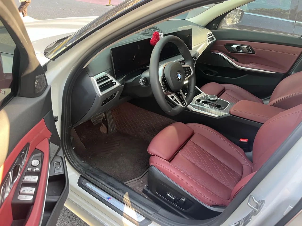 BMW 3 Series 2026 330Li 2.0T M Sports Obsidian Night Suit Automatic Gear 3