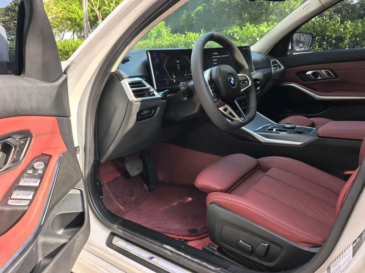 BMW 3 Series 2025 model 325i 2.0T M Sport Package automatic transmission 4