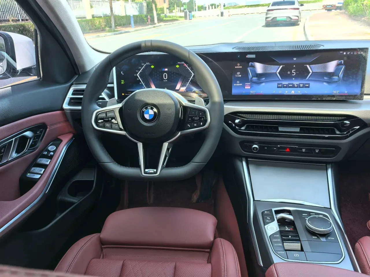 BMW 3 Series 2025 model 325i 2.0T M Sport Package automatic transmission 6
