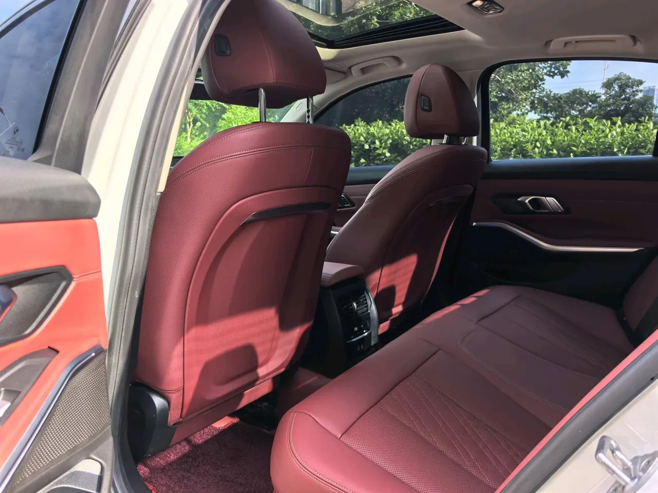 BMW 3 Series 2025 model 325i 2.0T M Sport Package automatic transmission 9