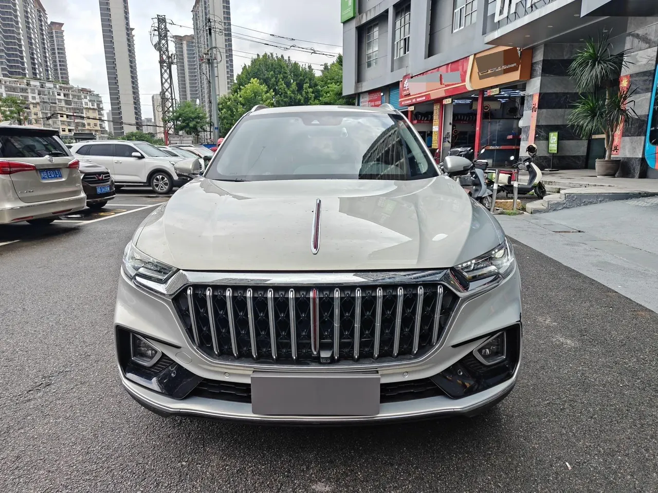 HongQi 2022 HS5 2.0T 4-wheel drive smart flag-sharing version automatic gear 2