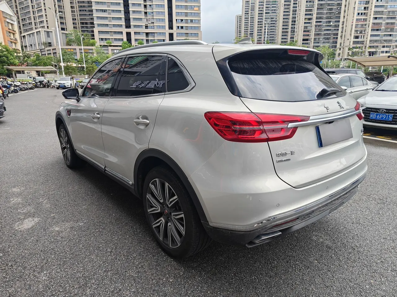 HongQi 2022 HS5 2.0T 4-wheel drive smart flag-sharing version automatic gear 6