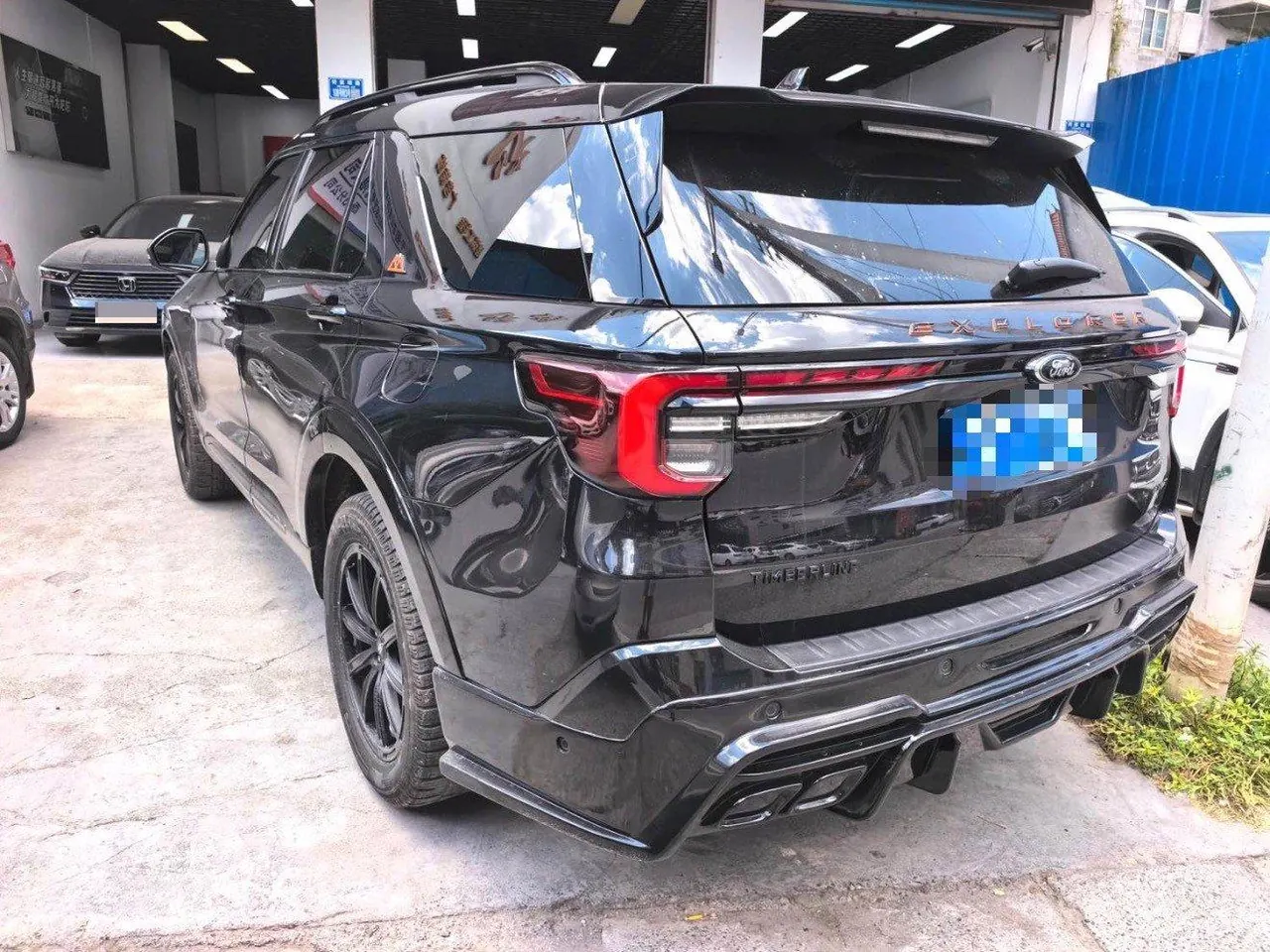 Ford 2023 Explorer 2.3T EcoBoost 285 Kunlun Peak Edition 7-seat Automatic 8