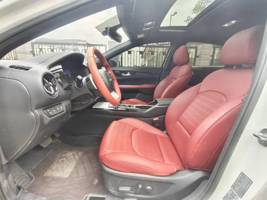 Kia 2023 K3 1.4T Premium Luxury Edition Automatic Gear 5