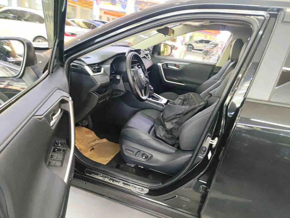 Toyota 2023 Willanda 2.0 Stepless Two-Drive Luxury PLUS Edition Automatic Gear 4