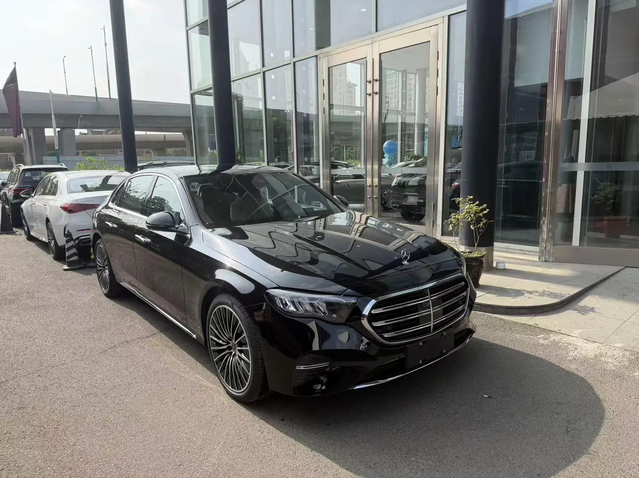 Mercedes Benz E Class 2026 E 300 L 48V 2.0T Luxury Sports Automatic 3