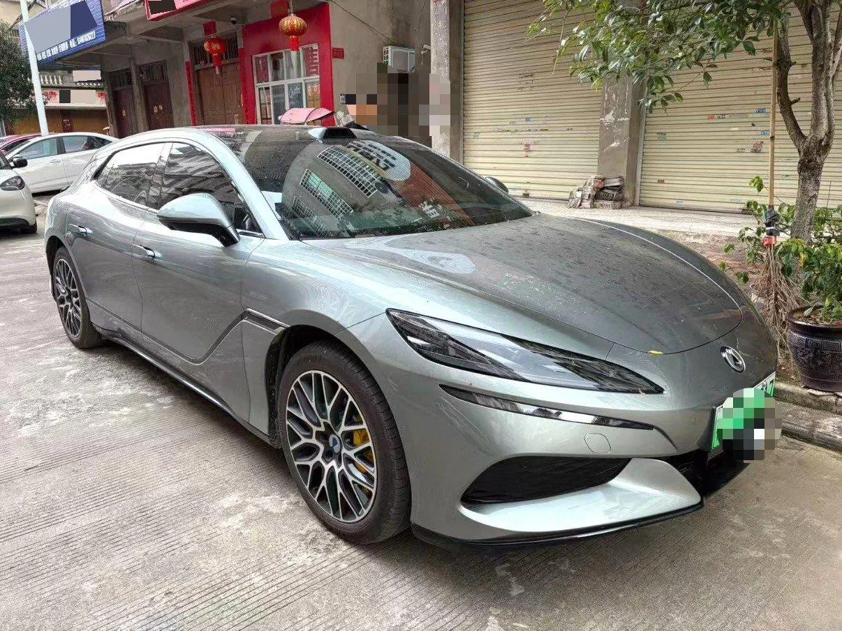 Denza 2026 Denza Z9GT Flash Charge Honorable Automatic Transmission 2