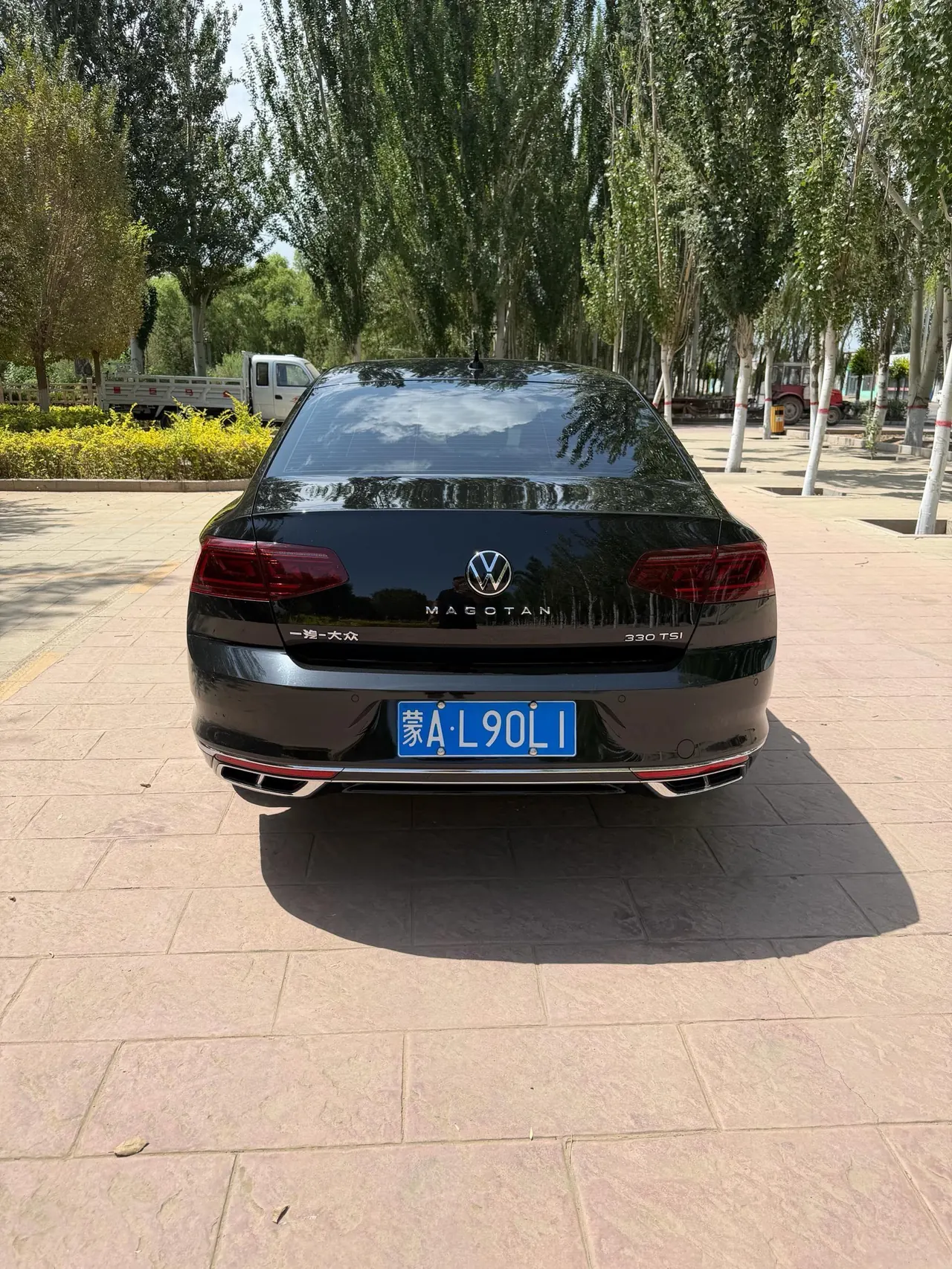 Volkswagen 2023 Magotan 2.0TSI 330TSI 2 million Commemorative Luxury Automatic Gear 2