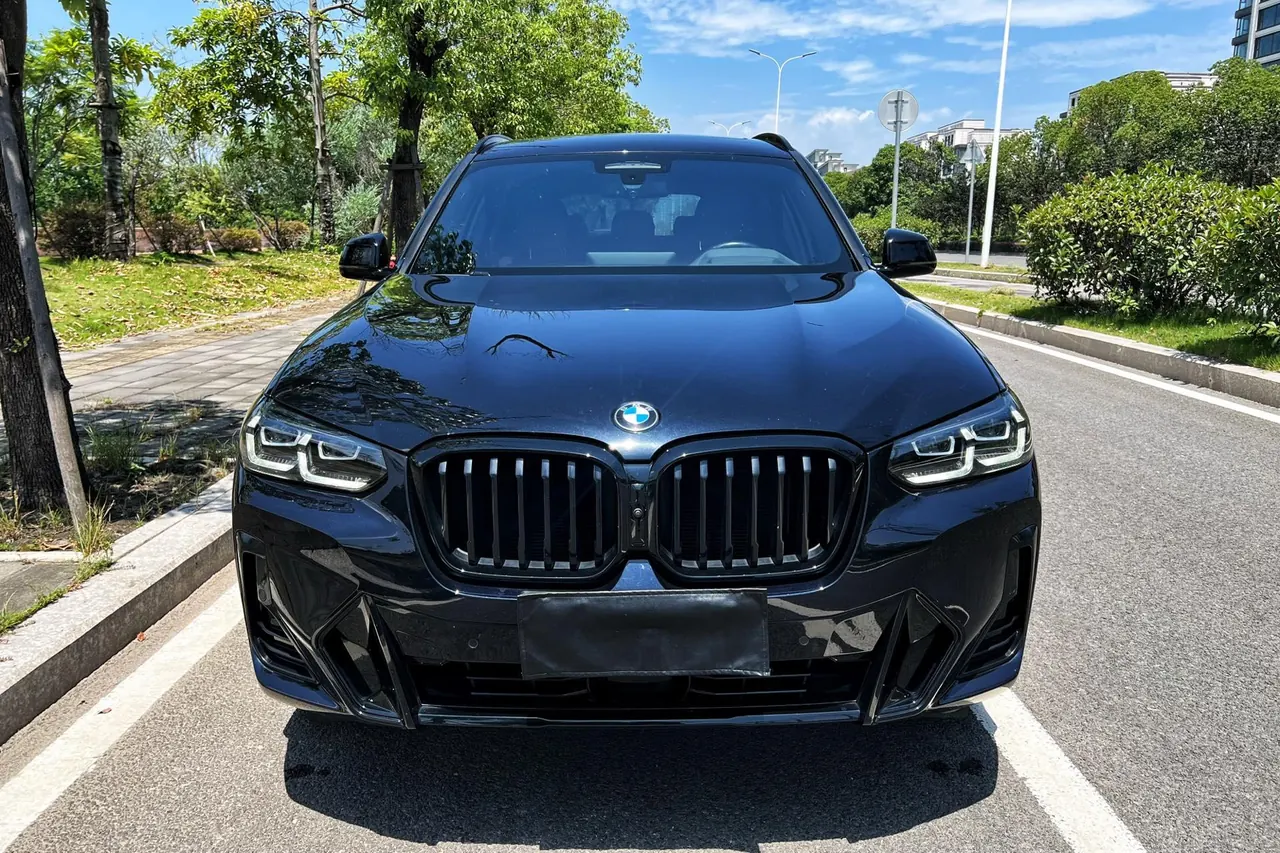 BMW 2023 X3 xDrive30i 2.0T exclusive M obsidian night set (modified) automatic gear 2
