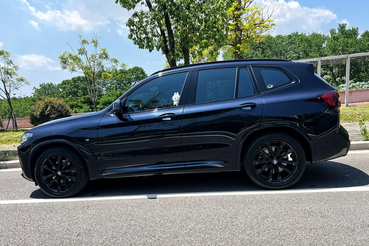 BMW 2023 X3 xDrive30i 2.0T exclusive M obsidian night set (modified) automatic gear 3
