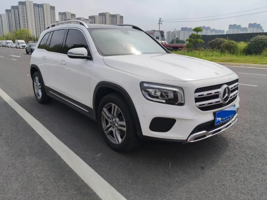 Mercedes Benz 2023 GLB 220 2.0T Dynamic Automatic 3